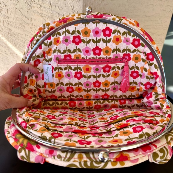 Vera Bradley, Eloise Shoulder Bag - Picture 4 of 11